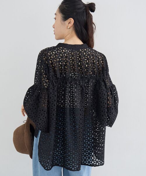 le.coeur blanc(ルクールブラン)の「TORRAZZO DONNA別注レースボリュームブラウス(シャツ/ブラウス・レディース・アイボリー/ブラック・38)」の17枚目の写真
