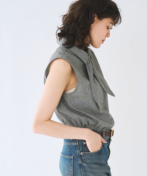 Whim Gazette(ウィムガゼット)の「コットンリネンチェックノースリーブボウシャツ(シャツ/ブラウス・レディース・グレー/レッド・FREE)」の9枚目の写真