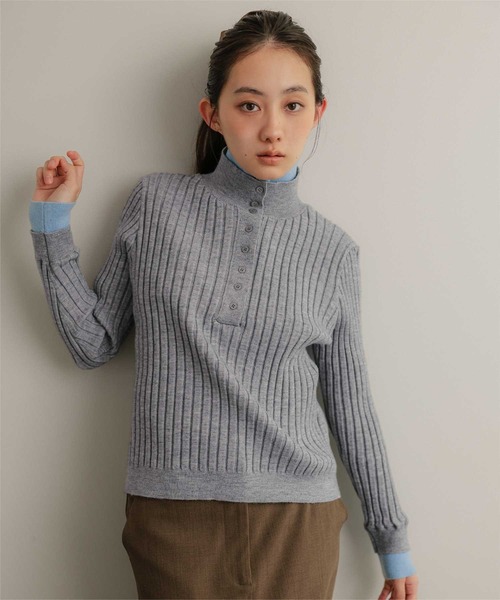 miette（ミエット）の「ハイネックレイヤード風ニットプルオーバー（ニット/セーター・レディース・レッド/ブラウン/ライトグレー/チャコール・FREE）」の2枚目の写真