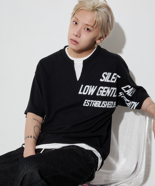 WEGO(ウィゴー)の「WEGO/キーネックフェイクレイヤードグラフィックT(Tシャツ/カットソー・メンズ・グレー/ブラック・MEDIUM/LARGE)」の12枚目の写真