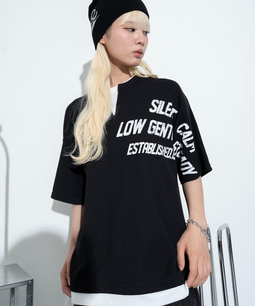WEGO(ウィゴー)の「WEGO/キーネックフェイクレイヤードグラフィックT(Tシャツ/カットソー・メンズ・グレー/ブラック・MEDIUM/LARGE)」の17枚目の写真