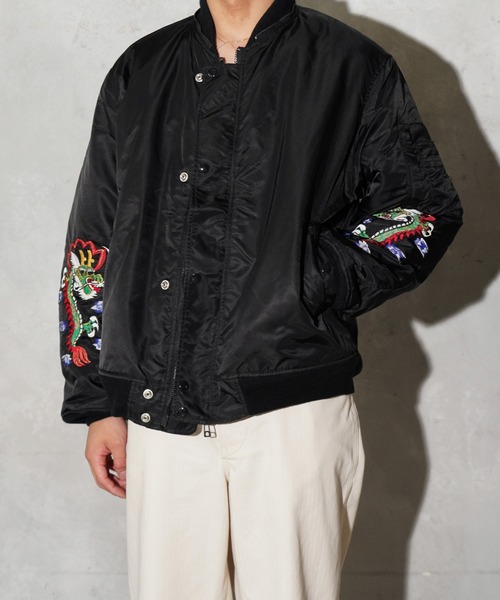 THRIFTY LOOK(スリフティールック)の「THRIFTY LOOK / スリフティールック KOREAN SOUVENIR PADDED JACKET コリアン スーベニア パデッドジャケット(ブルゾン・メンズ・ブラック/ブラック系その他・MEDIUM/LARGE)」の2枚目の写真