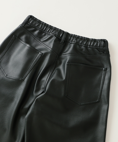 JOURNAL STANDARD relume(ジャーナルスタンダード レリューム)の「フェイクレザー ワイドイージー ショーツ(その他パンツ・メンズ・ブラック/ブラウン系その他・LARGE/MEDIUM)」の13枚目の写真