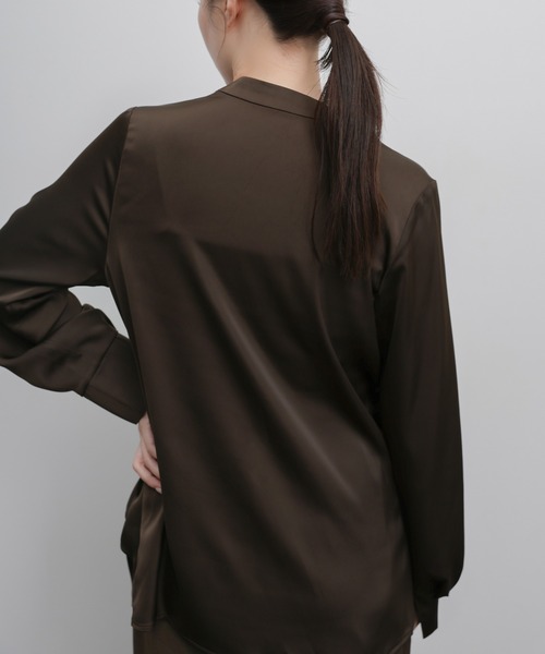 select MOCA Et（セレクトモカエト）の「【Et】Satain Twist Drape Blouse（シャツ/ブラウス・レディース・ブラウン/ブラック/アイボリー・FREE）」の8枚目の写真