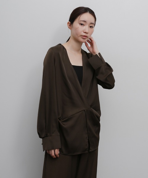 select MOCA Et（セレクトモカエト）の「【Et】Satain Twist Drape Blouse（シャツ/ブラウス・レディース・ブラウン/ブラック/アイボリー・FREE）」の10枚目の写真