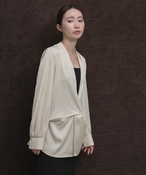 select MOCA Et（セレクトモカエト）の「【Et】Satain Twist Drape Blouse（シャツ/ブラウス・レディース・ブラウン/ブラック/アイボリー・FREE）」の14枚目の写真