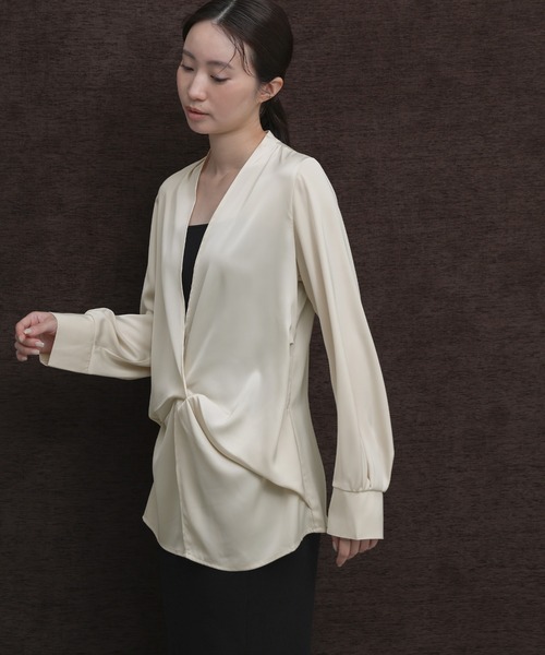select MOCA Et（セレクトモカエト）の「【Et】Satain Twist Drape Blouse（シャツ/ブラウス・レディース・ブラウン/ブラック/アイボリー・FREE）」の15枚目の写真