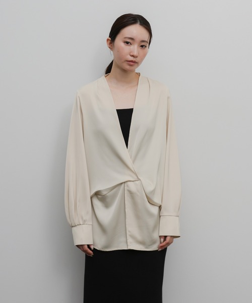 select MOCA Et（セレクトモカエト）の「【Et】Satain Twist Drape Blouse（シャツ/ブラウス・レディース・ブラウン/ブラック/アイボリー・FREE）」の21枚目の写真