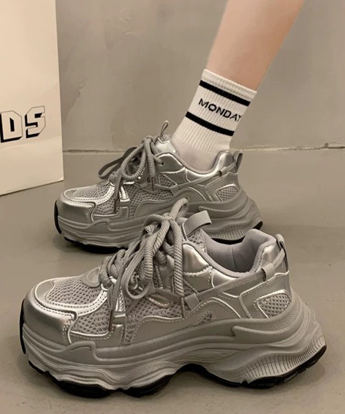 c.u.l(シーユーエル)の「【6.5cmソール】 メタリック切替 厚底スニーカー culs215(スニーカー・レディース・シルバー・36/37/38/39)」の3枚目の写真