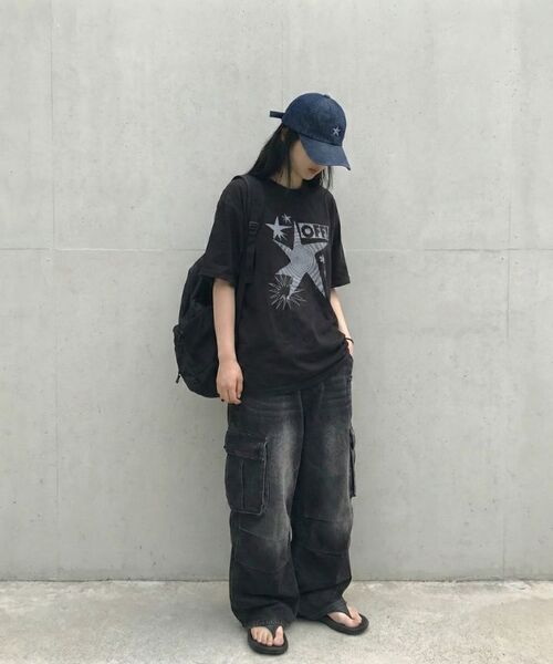 MOZMOZ(モズモズ)の「オフプリントピグメントオーバーサイズ半袖Tシャツブラック(Tシャツ/カットソー・レディース・その他・1/2/3)」の5枚目の写真