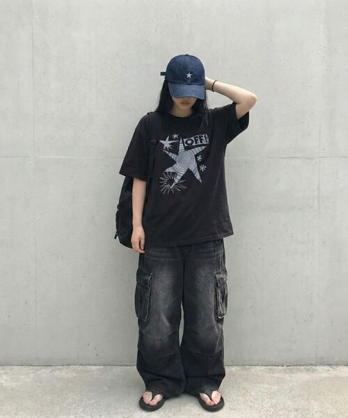 MOZMOZ(モズモズ)の「オフプリントピグメントオーバーサイズ半袖Tシャツブラック(Tシャツ/カットソー・レディース・その他・1/2/3)」の6枚目の写真