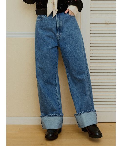 FURFUR(ファーファー)の「リボンステッチロールアップデニムパンツ(デニムパンツ・レディース・ホワイト/インディゴブルー/サックスブルー・1/0)」の2枚目の写真
