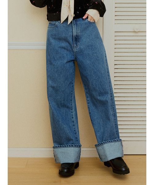 FURFUR(ファーファー)の「リボンステッチロールアップデニムパンツ(デニムパンツ・レディース・ホワイト/インディゴブルー/サックスブルー・1/0)」の4枚目の写真