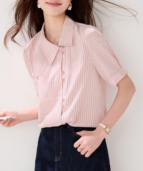 ReRe(リリ)の「アシンメトリー襟ストライプ半袖シャツ(シャツ/ブラウス・レディース・ピンク・MEDIUM/X-LARGE/LARGE)」の4枚目の写真
