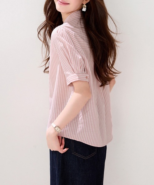 ReRe(リリ)の「アシンメトリー襟ストライプ半袖シャツ(シャツ/ブラウス・レディース・ピンク・MEDIUM/X-LARGE/LARGE)」の7枚目の写真