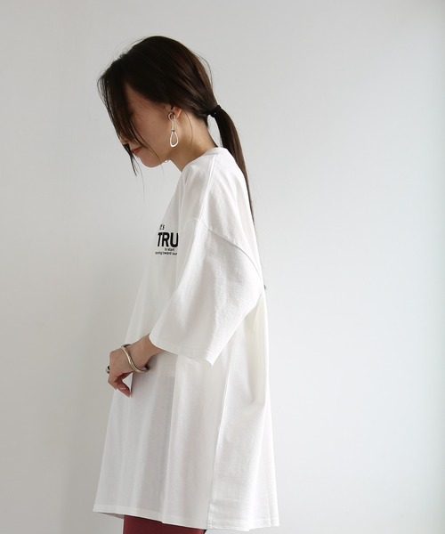 and it_(アンドイット)の「ビッグシルエットバックプリントTシャツ(Tシャツ/カットソー・レディース・オフホワイト/ブラック・M)」の12枚目の写真