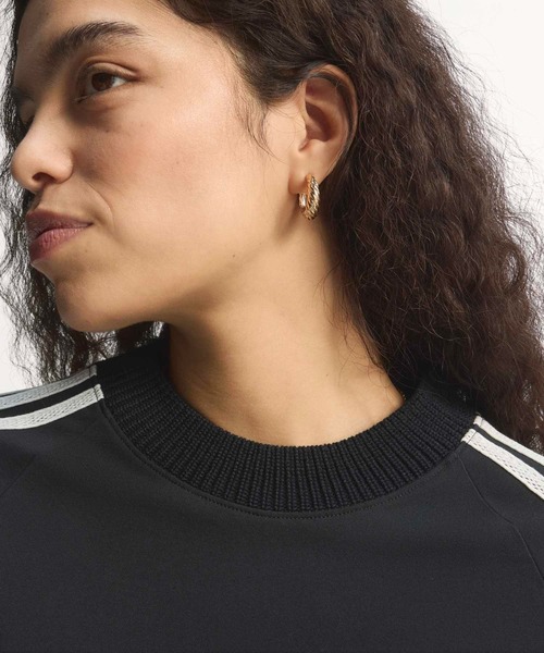 adidas(アディダス)の「ニット クロシェ ディテール付き カリ Tシャツ / アディダスオリジナルス adidas Originals(Tシャツ/カットソー・レディース・ブラック・XX-LARGE/LARGE/MEDIUM/SMALL/X-LARGE)」の4枚目の写真