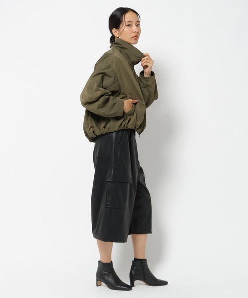 HEREIAM(ヘレイアム)の「【HEREIAM】夏も冬も着回し力抜群!/バレルクロップドパンツ(その他パンツ・レディース・ブラック・MEDIUM/SMALL)」の7枚目の写真