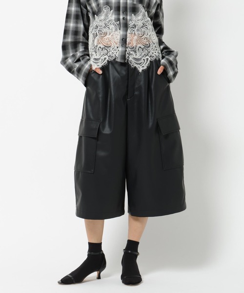 HEREIAM(ヘレイアム)の「【HEREIAM】夏も冬も着回し力抜群!/バレルクロップドパンツ(その他パンツ・レディース・ブラック・MEDIUM/SMALL)」の14枚目の写真