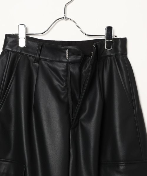 HEREIAM(ヘレイアム)の「【HEREIAM】夏も冬も着回し力抜群!/バレルクロップドパンツ(その他パンツ・レディース・ブラック・MEDIUM/SMALL)」の22枚目の写真