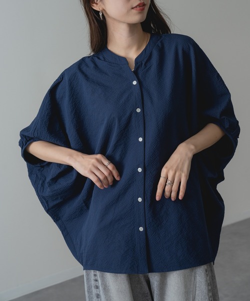 refinedworks(リファインドワークス)の「【refinedworks】サッカー 素材 バンドカラー ブラウス(シャツ/ブラウス・レディース・ネイビー/パープル/グリーン・FREE)」の11枚目の写真