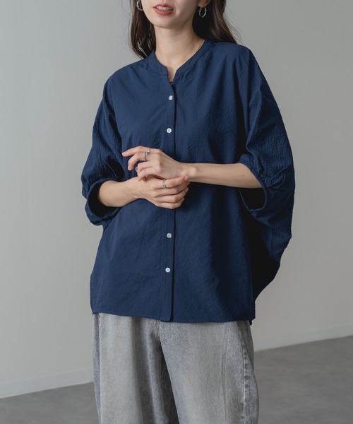 refinedworks(リファインドワークス)の「【refinedworks】サッカー 素材 バンドカラー ブラウス(シャツ/ブラウス・レディース・ネイビー/パープル/グリーン・FREE)」の10枚目の写真