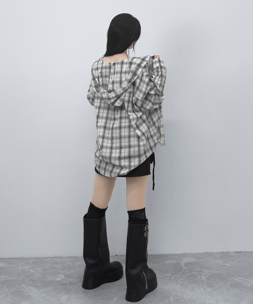 FOLLOWIN(フォロウィン)の「【3COLOR/ユニセックス】チェックフードビッグシルエットシャツ(シャツ/ブラウス・レディース・アイボリー/ブラック/チャコールグレー・FREE)」の21枚目の写真