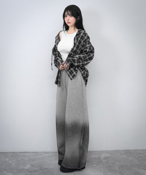 FOLLOWIN(フォロウィン)の「【3COLOR/ユニセックス】チェックフードビッグシルエットシャツ(シャツ/ブラウス・レディース・アイボリー/ブラック/チャコールグレー・FREE)」の10枚目の写真