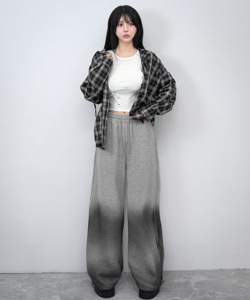 FOLLOWIN(フォロウィン)の「【3COLOR/ユニセックス】チェックフードビッグシルエットシャツ(シャツ/ブラウス・レディース・アイボリー/ブラック/チャコールグレー・FREE)」の11枚目の写真