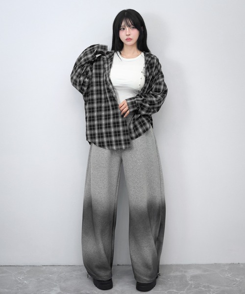 FOLLOWIN(フォロウィン)の「【3COLOR/ユニセックス】チェックフードビッグシルエットシャツ(シャツ/ブラウス・レディース・アイボリー/ブラック/チャコールグレー・FREE)」の12枚目の写真