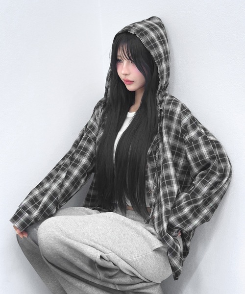 FOLLOWIN(フォロウィン)の「【3COLOR/ユニセックス】チェックフードビッグシルエットシャツ(シャツ/ブラウス・レディース・アイボリー/ブラック/チャコールグレー・FREE)」の18枚目の写真
