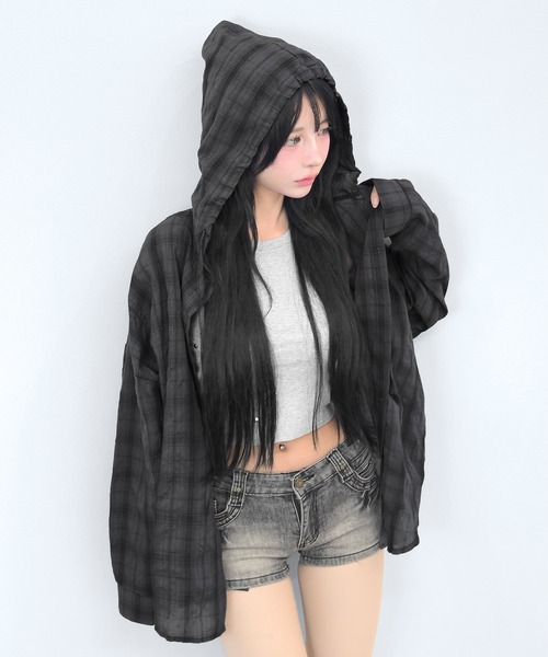 FOLLOWIN(フォロウィン)の「【3COLOR/ユニセックス】チェックフードビッグシルエットシャツ(シャツ/ブラウス・レディース・アイボリー/ブラック/チャコールグレー・FREE)」の5枚目の写真