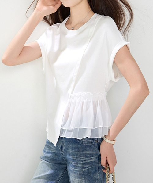 2ly2(トゥーリートゥー)の「チュールフリル切替 フレンチスリーブ Tシャツ(Tシャツ/カットソー・レディース・ホワイト・FREE)」の1枚目の写真