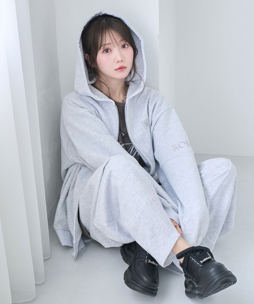 Rose Muse(ロゼミューズ)の「Back embroidery barrel pants(スウェットパンツ・レディース・ブラック/アッシュ・MEDIUM/SMALL)」の9枚目の写真