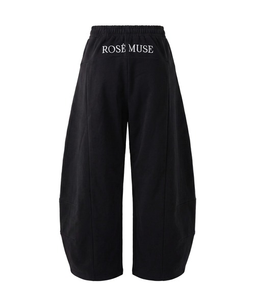 Rose Muse(ロゼミューズ)の「Back embroidery barrel pants(スウェットパンツ・レディース・ブラック/アッシュ・MEDIUM/SMALL)」の3枚目の写真