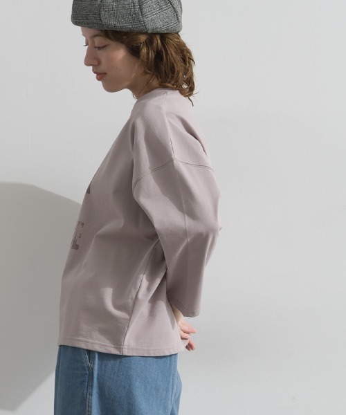 le colis(ルコリ)の「天竺 ロゴ ワイドTEE(Tシャツ/カットソー・レディース・グレイッシュベージュ/ブラウン/チャコールグレー・FREE)」の7枚目の写真