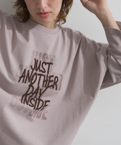 le colis(ルコリ)の「天竺 ロゴ ワイドTEE(Tシャツ/カットソー・レディース・グレイッシュベージュ/ブラウン/チャコールグレー・FREE)」の8枚目の写真