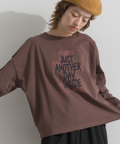 le colis(ルコリ)の「天竺 ロゴ ワイドTEE(Tシャツ/カットソー・レディース・グレイッシュベージュ/ブラウン/チャコールグレー・FREE)」の10枚目の写真