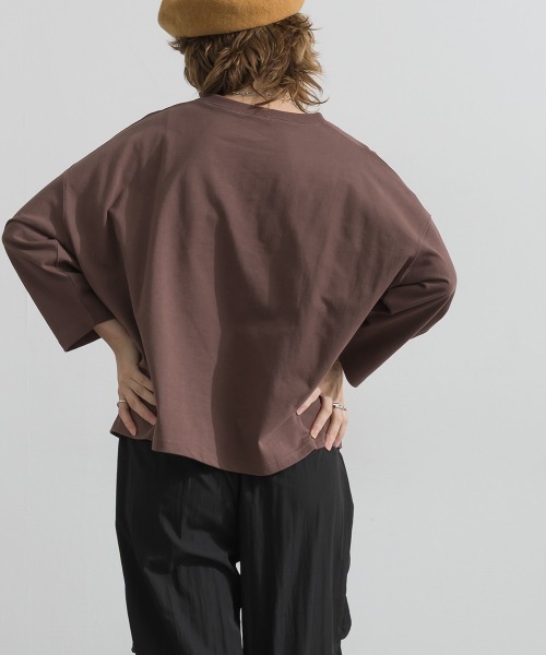 le colis(ルコリ)の「天竺 ロゴ ワイドTEE(Tシャツ/カットソー・レディース・グレイッシュベージュ/ブラウン/チャコールグレー・FREE)」の12枚目の写真