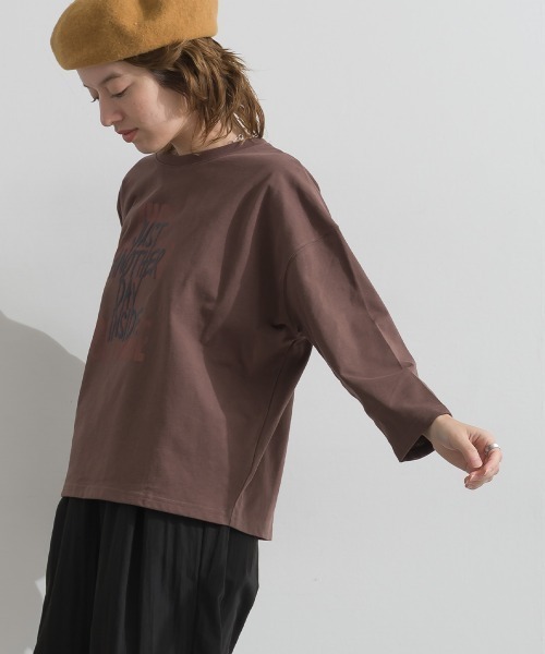 le colis(ルコリ)の「天竺 ロゴ ワイドTEE(Tシャツ/カットソー・レディース・グレイッシュベージュ/ブラウン/チャコールグレー・FREE)」の13枚目の写真
