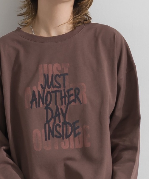 le colis(ルコリ)の「天竺 ロゴ ワイドTEE(Tシャツ/カットソー・レディース・グレイッシュベージュ/ブラウン/チャコールグレー・FREE)」の14枚目の写真