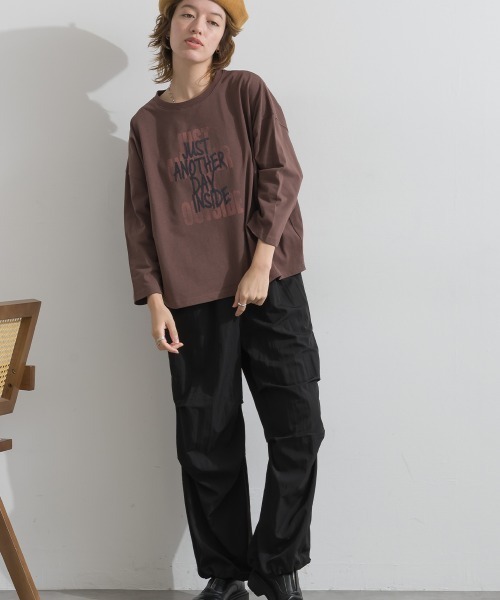 le colis(ルコリ)の「天竺 ロゴ ワイドTEE(Tシャツ/カットソー・レディース・グレイッシュベージュ/ブラウン/チャコールグレー・FREE)」の15枚目の写真