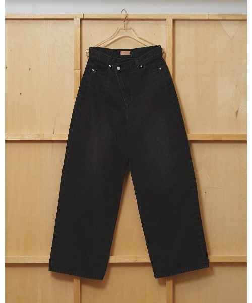 TODAYFUL(トゥデイフル)の「TODAYFUL Henrys Denim(デニムパンツ・レディース・ブラック・24/23/26/25)」の2枚目の写真