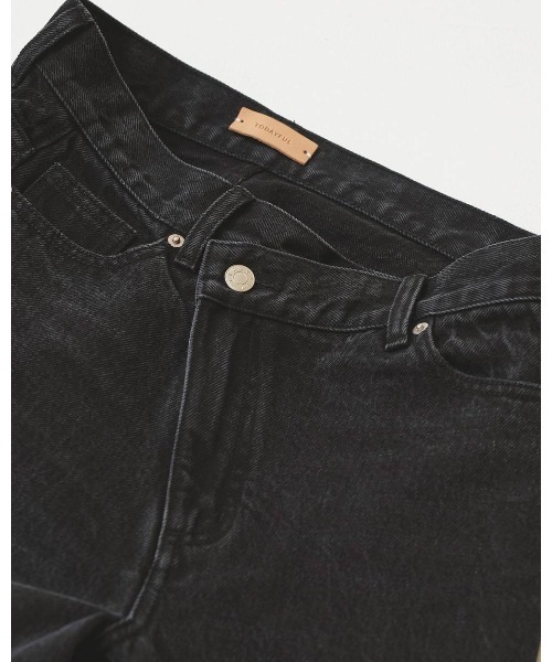 TODAYFUL(トゥデイフル)の「TODAYFUL Henrys Denim(デニムパンツ・レディース・ブラック・24/23/26/25)」の3枚目の写真