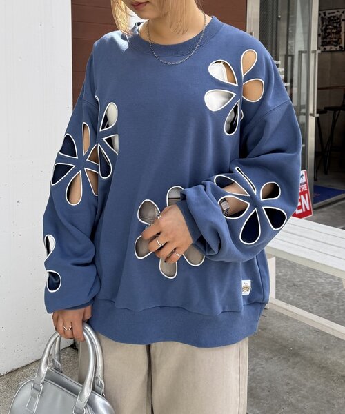 HELLO.SANFRANCISCO(ハローサンフランシスコ)の「【HELLO.SANFRANCISCO】フラワーカットアウトオーバースウェット(スウェット・レディース・ネイビー/アイボリー/ライトグレー/チャコールグレー/ピンク/ブルー・ONE SIZE)」の5枚目の写真