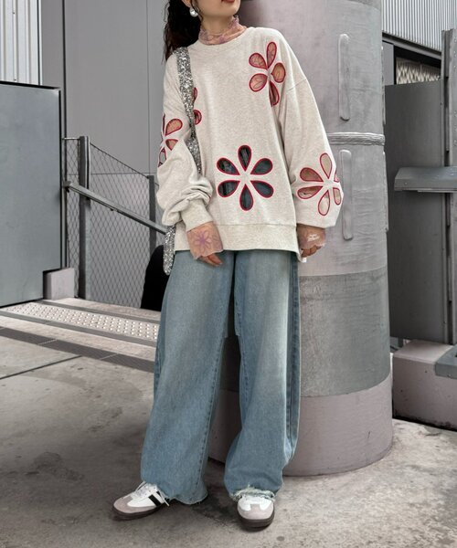 HELLO.SANFRANCISCO(ハローサンフランシスコ)の「【HELLO.SANFRANCISCO】フラワーカットアウトオーバースウェット(スウェット・レディース・ネイビー/アイボリー/ライトグレー/チャコールグレー/ピンク/ブルー・ONE SIZE)」の20枚目の写真
