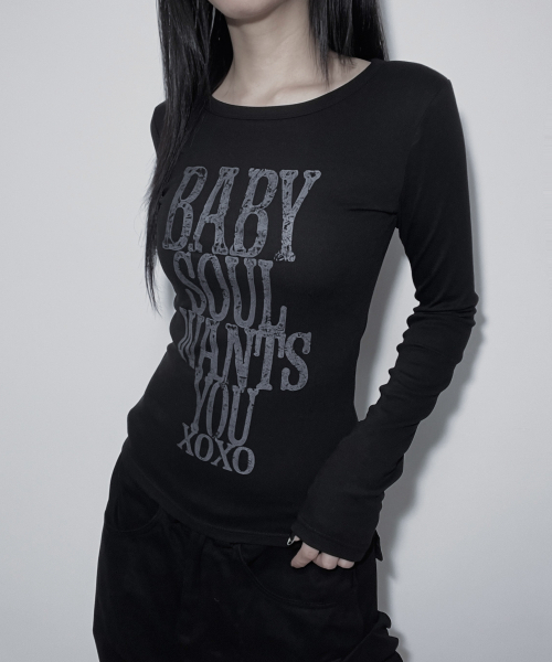 IZROOM（イズルーム）の「ソウル スリムフィット長袖トップス (BLACK)（Tシャツ/カットソー・レディース・その他・FREE）」の3枚目の写真