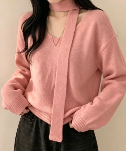 Aelina(エリナ)の「チョーカー風ネックストラップ付きVネックルーズニットトップス(ニット/セーター・レディース・オフホワイト/グレー/ブルー/ピンク・FREE)」の4枚目の写真