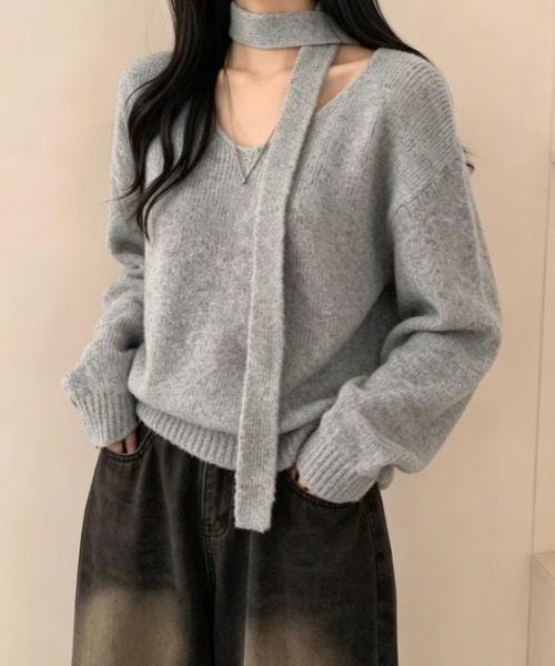 Aelina(エリナ)の「チョーカー風ネックストラップ付きVネックルーズニットトップス(ニット/セーター・レディース・オフホワイト/グレー/ブルー/ピンク・FREE)」の12枚目の写真