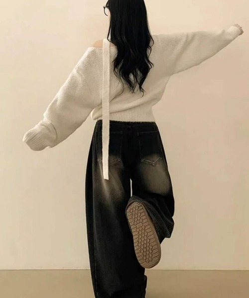Aelina(エリナ)の「チョーカー風ネックストラップ付きVネックルーズニットトップス(ニット/セーター・レディース・オフホワイト/グレー/ブルー/ピンク・FREE)」の8枚目の写真